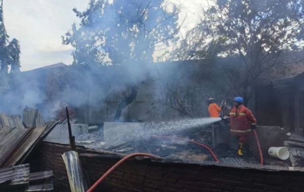 Gara-Gara Bakar Sampah, 4 Rumah di Binjai Terbakar - DigitalMediaPublic